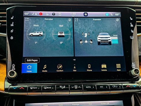 Used 2022 Jeep Grand Wagoneer Series III image 14