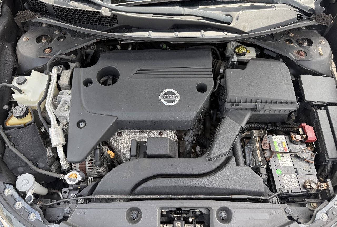 Used 2013 Nissan Altima 2.5 S FWD image 8