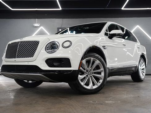 Used 2018 Bentley Bentayga AWD/4WD image 2