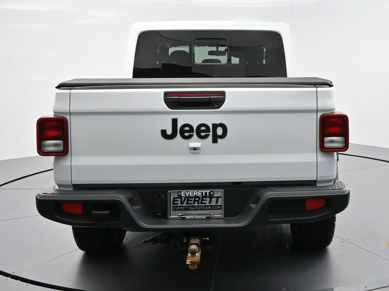 Used 2025 Jeep Gladiator Sport AWD/4WD image 6
