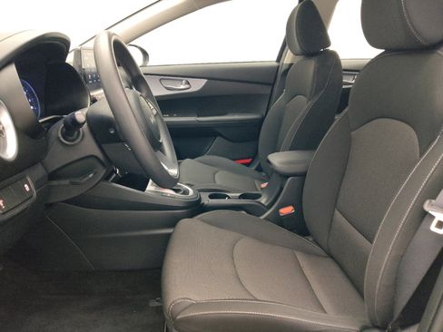 Used 2024 Kia Forte LXS FWD image 17