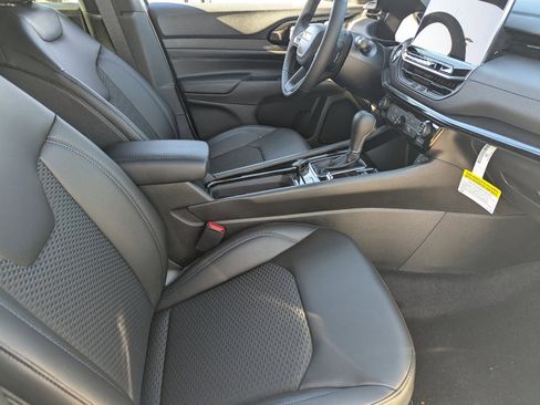 New 2026 Jeep Compass Latitude AWD/4WD image 8