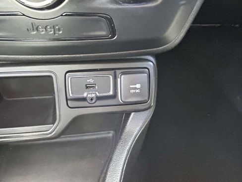 Used 2018 Jeep Renegade Sport w/ Power & Air Group FWD image 23