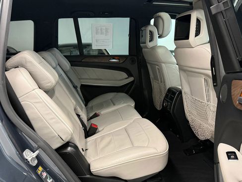 Used 2013 Mercedes-Benz GL 450 GL 450 4MATIC Sport Utility 4D w/ Premium 2 Pkg image 25