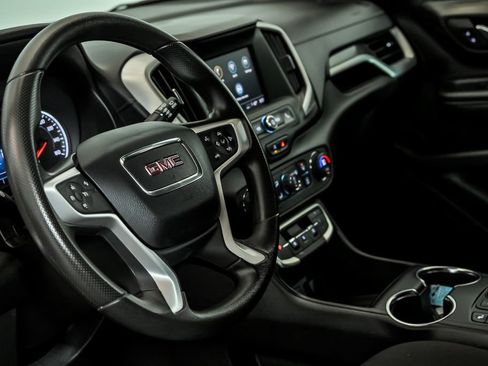 Used 2024 GMC Terrain SLE w/ Driver Convenience Package FWD image 15