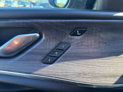 Used 2022 Jeep Grand Cherokee L Overland w/ Luxury Tech Group IV image 22