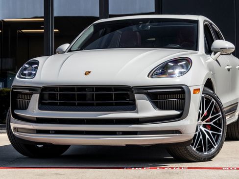 Certified 2022 Porsche Macan S AWD/4WD image 7