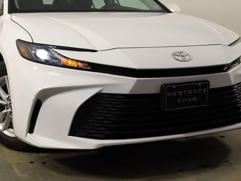 Used 2025 Toyota Camry LE image 32