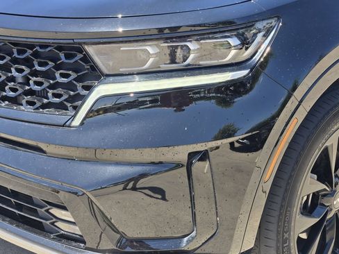 Used 2023 Kia Sorento SX AWD/4WD image 15
