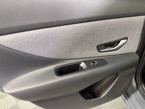 Used 2024 Hyundai Elantra Limited FWD image 28
