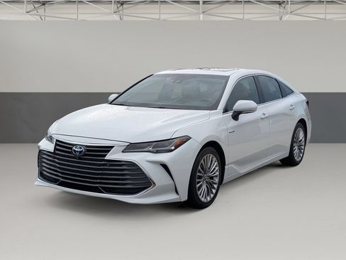 Used 2021 Toyota Avalon Limited w/ Advanced Safety Package FWD image 6