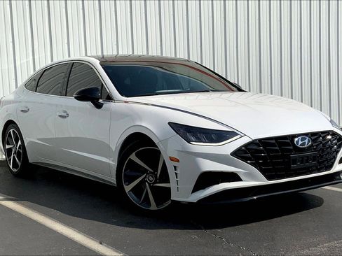 Used 2022 Hyundai Sonata SEL Plus image 2
