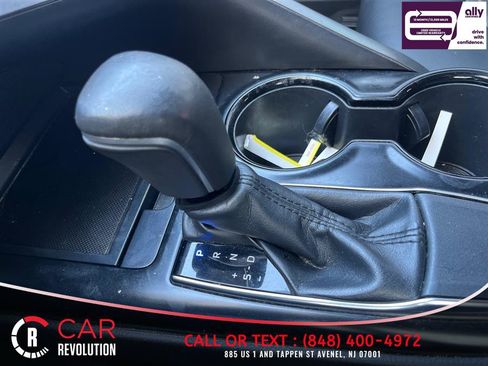 Used 2019 Toyota Camry SE FWD image 18