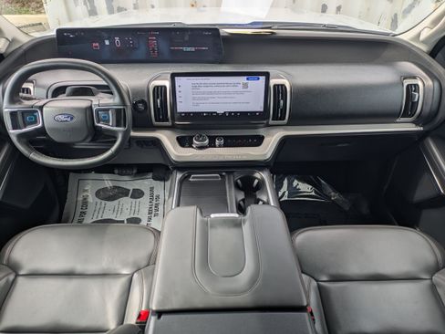 Used 2025 Ford Expedition Active RWD image 20