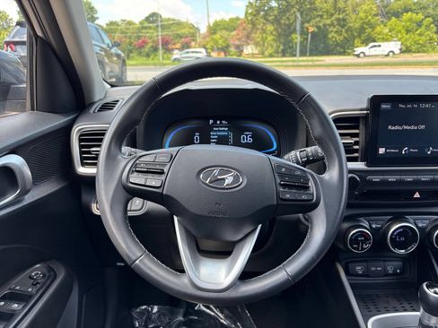 Used 2026 Hyundai Venue SEL FWD image 26