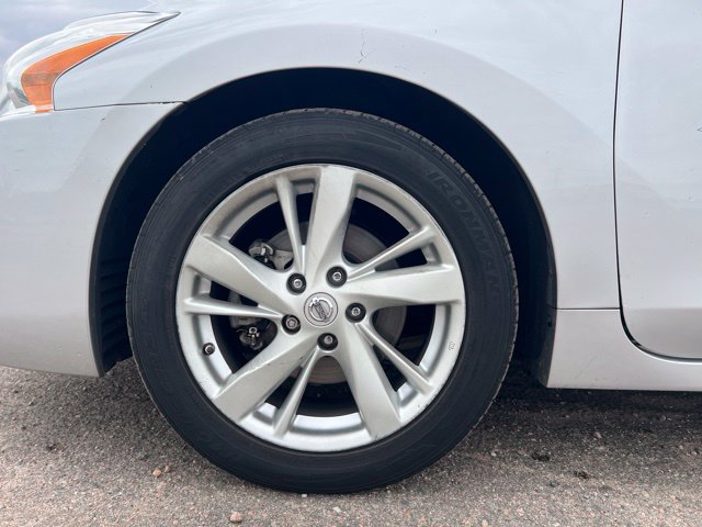 Used 2015 Nissan Altima 2.5 SL w/ Technology Package FWD image 13