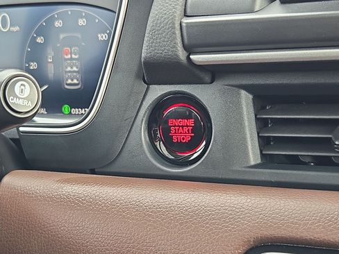 Used 2024 Honda Pilot Elite image 16