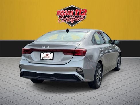 Used 2023 Kia Forte LXS FWD image 4