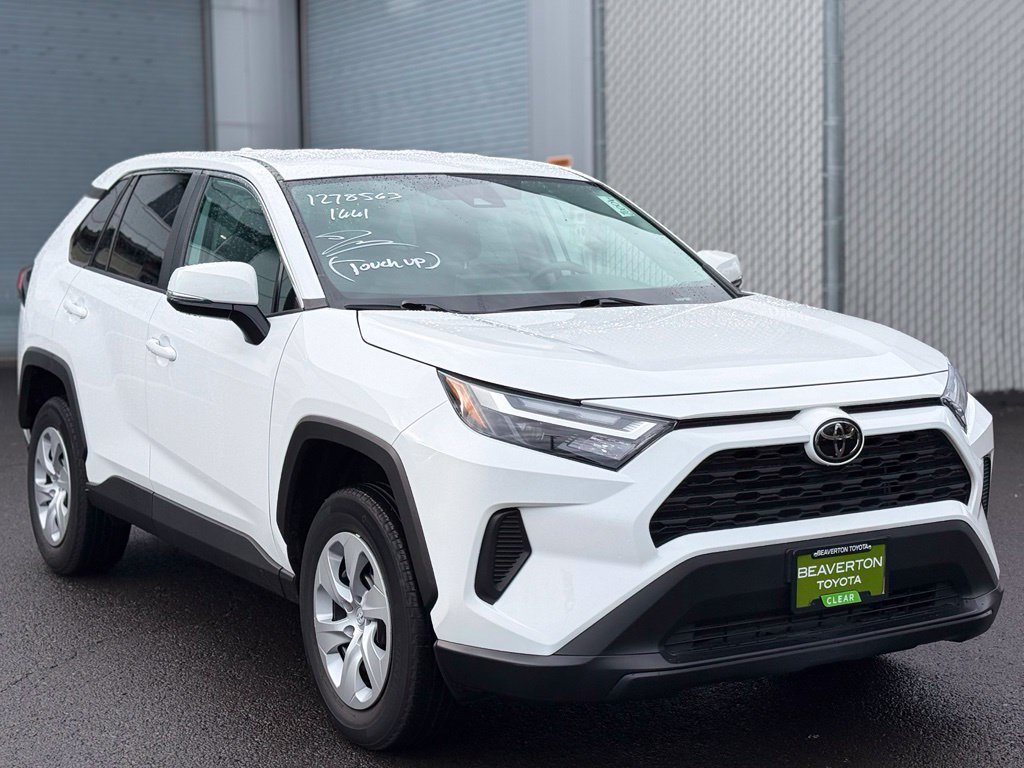 Used 2024 Toyota RAV4 LE AWD/4WD image 7