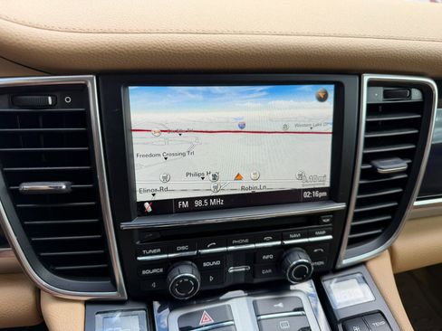 Used 2011 Porsche Panamera image 30