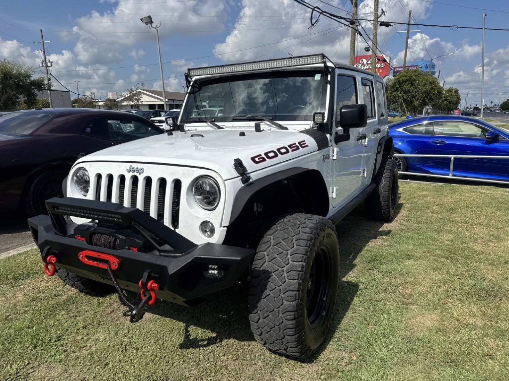 Used 2017 Jeep Wrangler Unlimited Sport w/ Connectivity Group AWD/4WD image 3