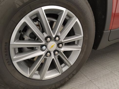 Used 2023 Chevrolet Traverse LT image 31