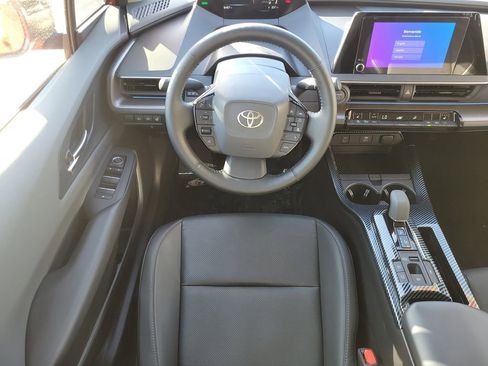 Used 2025 Toyota Prius XLE image 14
