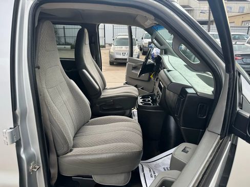 Used 2016 Chevrolet Express 3500 LT w/ LT Preferred Equipment Group image 37