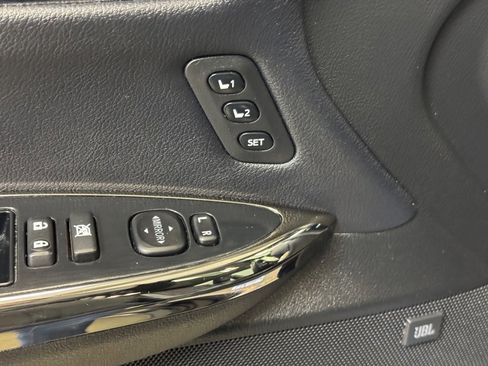 Used 2016 Toyota Avalon Limited image 10