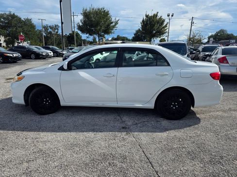 Used 2013 Toyota Corolla LE FWD image 4