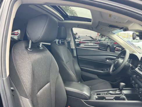 Certified 2023 Honda Accord EX image 29