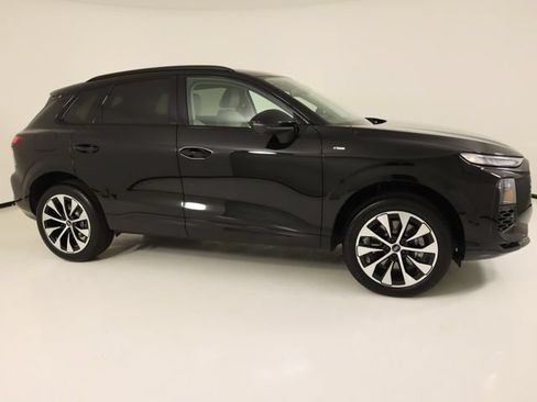 New 2026 Audi Q3 quattro 2.0T AWD/4WD image 6