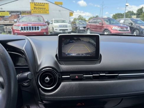 Used 2018 Toyota Yaris iA FWD image 11