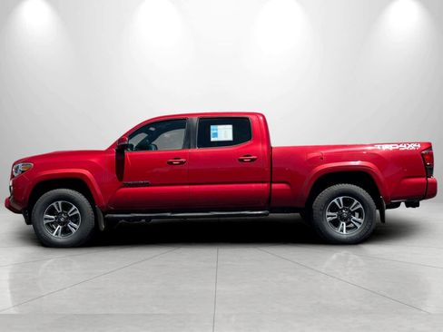 Used 2019 Toyota Tacoma TRD Sport w/ Technology Package AWD/4WD image 5