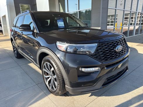 Certified 2020 Ford Explorer ST w/ Premium Technology Package image 10