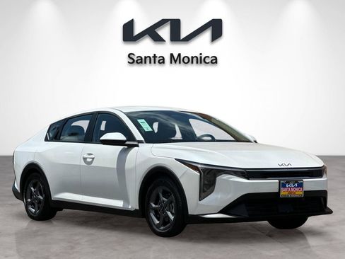 Certified 2025 Kia K4 FWD image 9