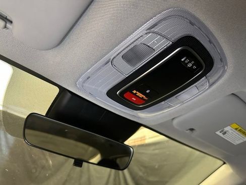 Used 2023 Hyundai Elantra SEL FWD image 32