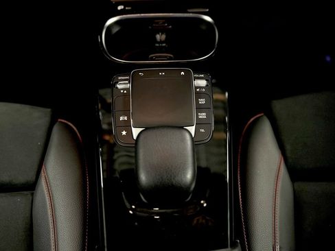 Used 2022 Mercedes-Benz A 220 4MATIC image 34