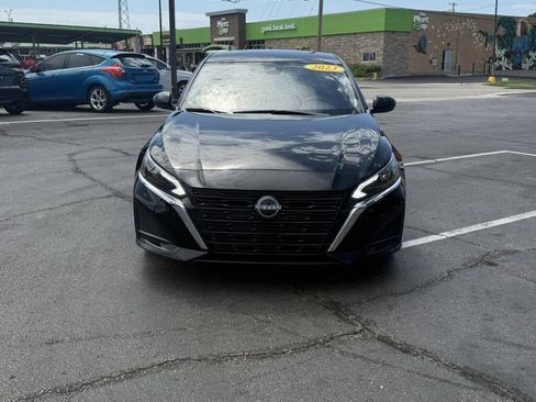 Used 2023 Nissan Altima 2.5 SV FWD image 4