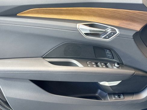 Used 2023 Audi e-tron GT Premium Plus image 17