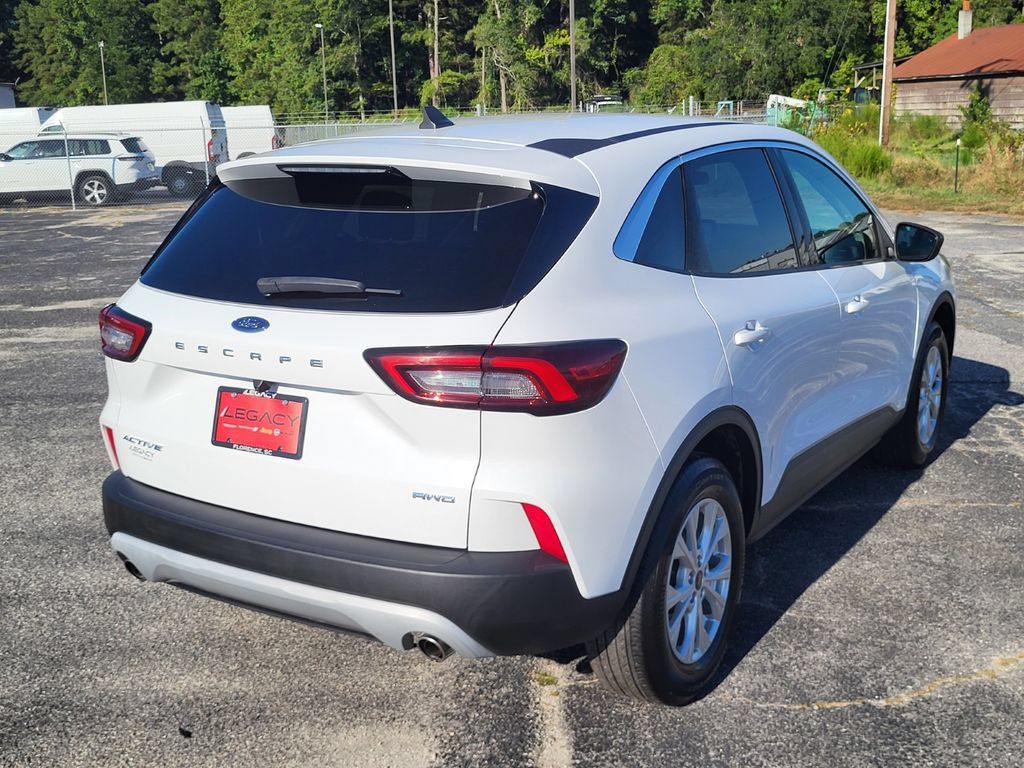 Used 2024 Ford Escape Active AWD/4WD image 2