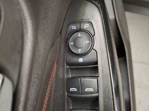 Used 2025 Chevrolet Trax RS w/ Sunroof Package FWD image 19