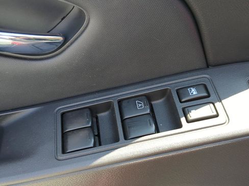 Used 2022 Nissan Frontier SV AWD/4WD image 12