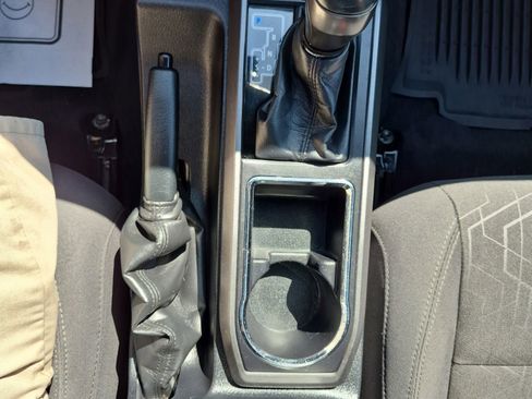 Used 2016 Toyota Tacoma TRD Sport AWD/4WD image 21