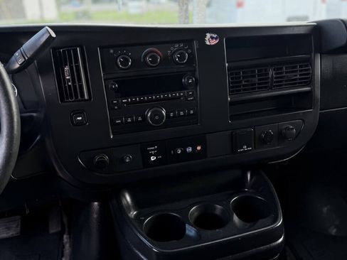 Used 2017 Chevrolet Express 2500 LT w/ LT Preferred Equipment Group RWD image 18
