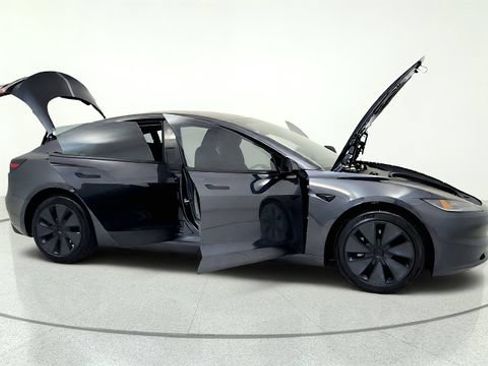 Used 2025 Tesla Model 3 RWD image 11