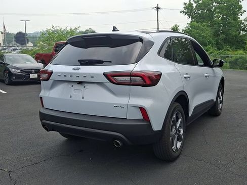 Certified 2025 Ford Escape ST-Line Select AWD/4WD image 13