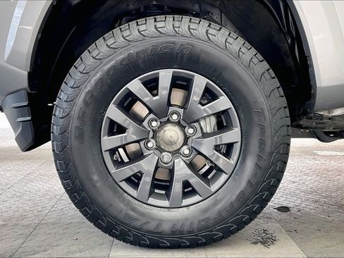 Used 2020 Toyota Tacoma SR5 image 8