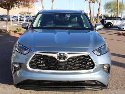 Used 2023 Toyota Highlander XLE image 8