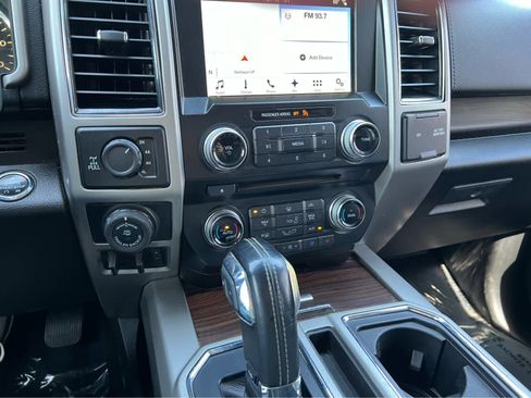 Used 2017 Ford F150 Lariat w/ Equipment Group 502A Luxury image 40